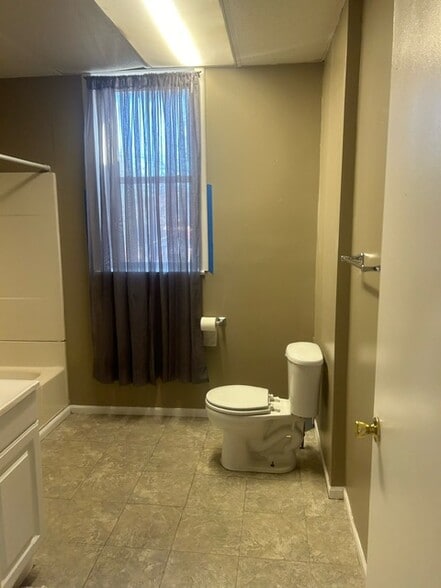 Bath - 4254 Michigan Ave
