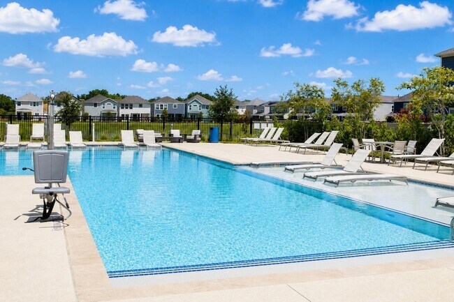 Building Photo - 624 Pelican Dr