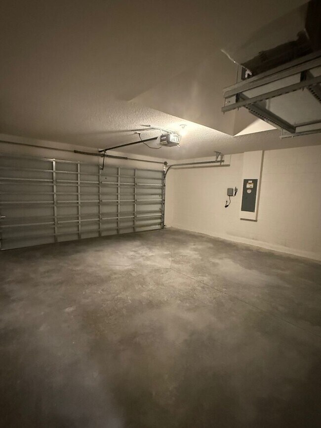 Building Photo - Stunning Brand-New 3-Bedroom Home in Prime...