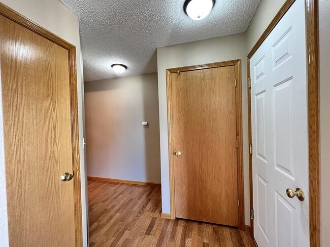 Building Photo - 2305 Eastlawn Dr