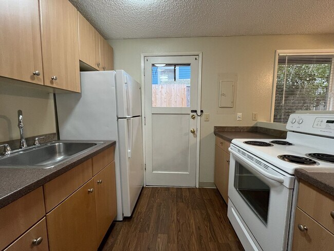 Building Photo - Bright 2-Bedroom Home with Open Living Area & Spacious Bedrooms