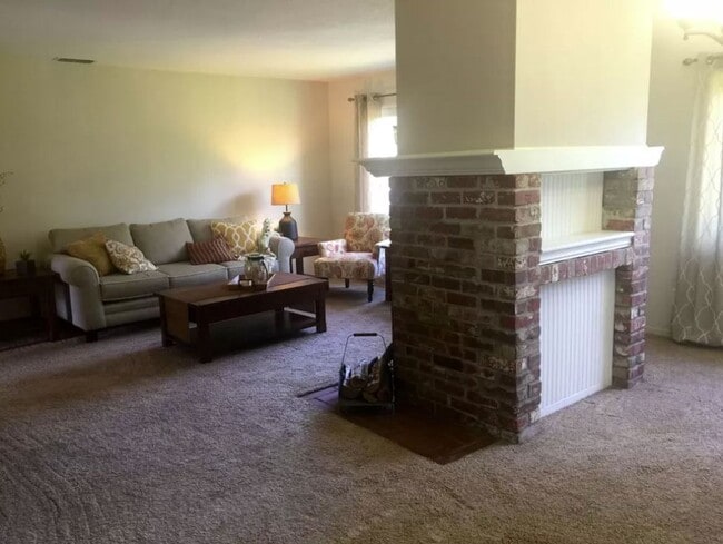 Building Photo - Updated 3bed/1 bath in West Sac