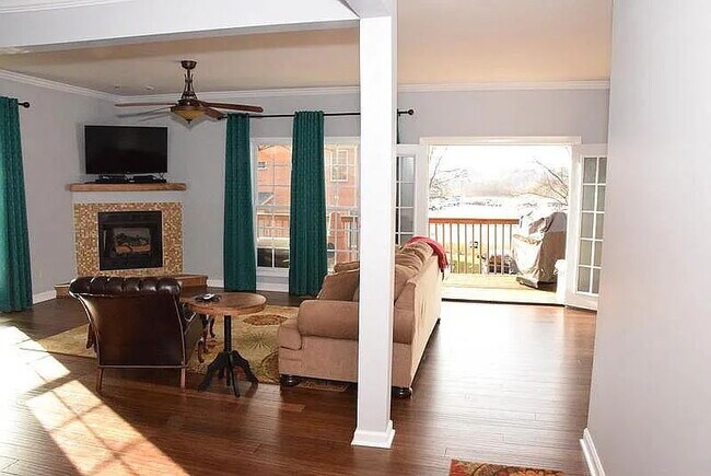 Building Photo - Discover Potential: Expansive 2,439 Sq Ft Space in Vibrant Nashville Locale!