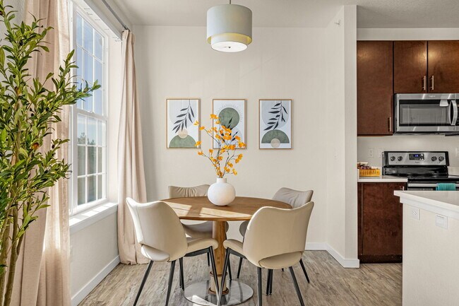 Building Photo - 9227 Rolling Way