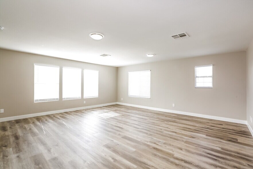 Building Photo - 8652 W Majestic Pine Ave