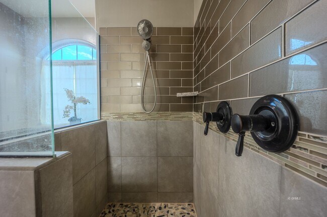 Building Photo - 2985 Bentley Dr
