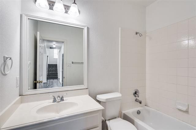 Building Photo - 1617 Clarke Springs Dr