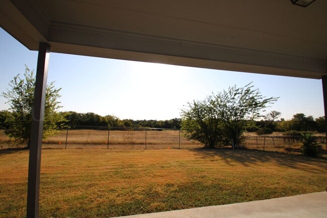 Building Photo - Updated Beauty! A Must See!