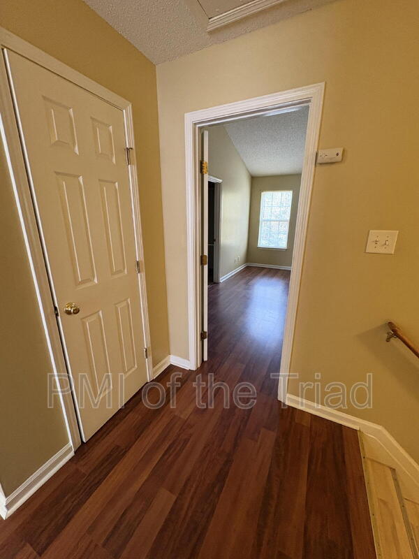 Building Photo - 152 Drewsbury Dr