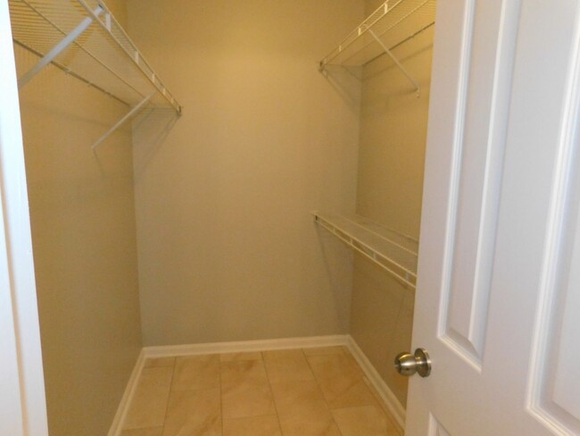 Building Photo - New 3 Bedroom 2 bath