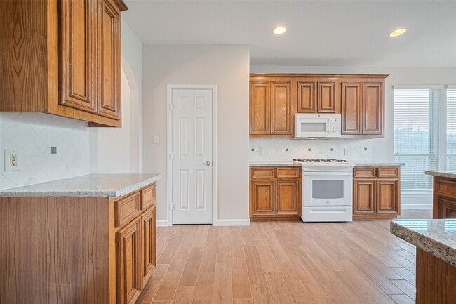 Building Photo - 20834 Avery Cove Ln