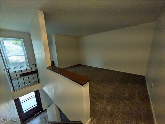 Building Photo - 595 Dayton St