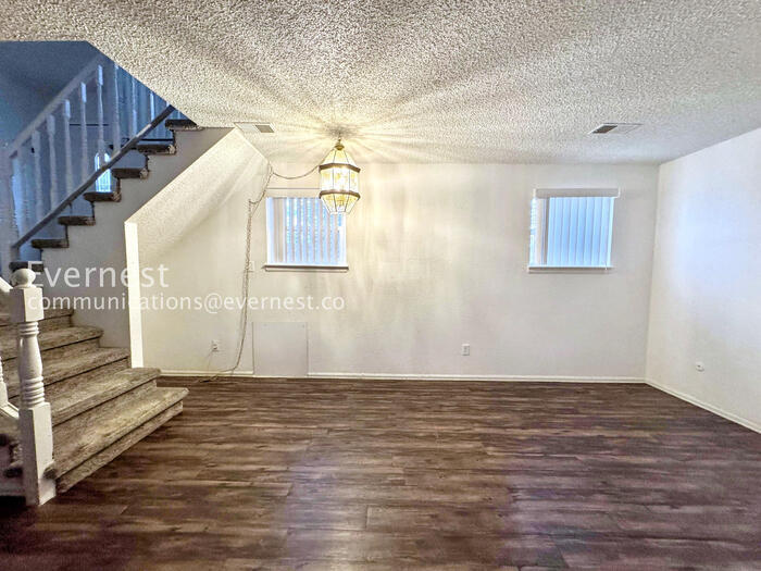 Building Photo - 17401 E Gunnison Pl