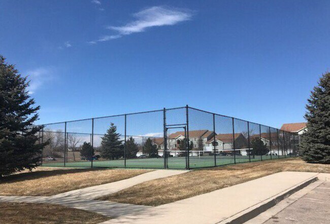 Building Photo - 2 Bedroom 2.5 bathroom Townhouse in Greeley