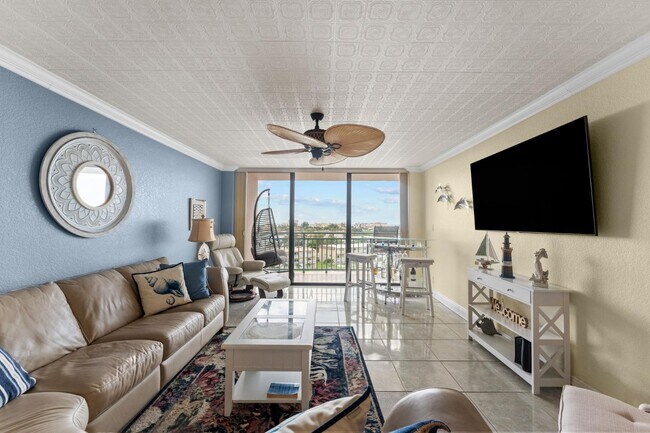 Building Photo - 1 Key Capri