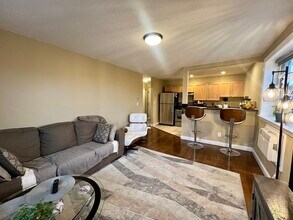 Building Photo - 116 Sycamore St