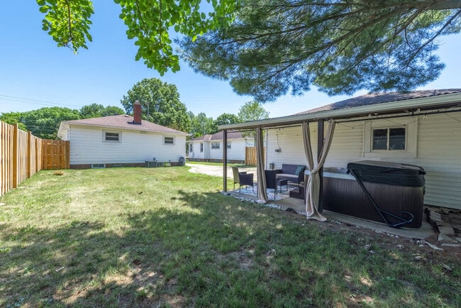 Building Photo - 6536 Lawnwood Ave