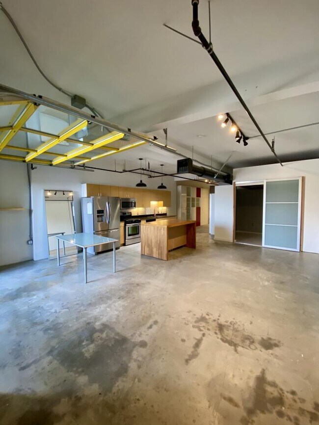 Building Photo - 1 bedroom in Los Angeles CA 90031