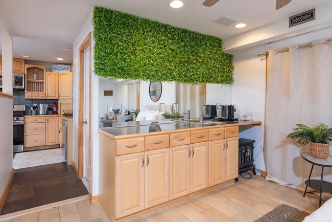 Building Photo - 152 Central Ave