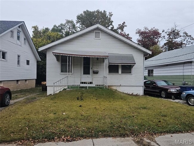 Building Photo - 8709 Alva Ave