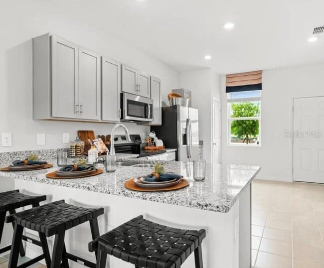 Primary Photo - 3014 Skyline Lp