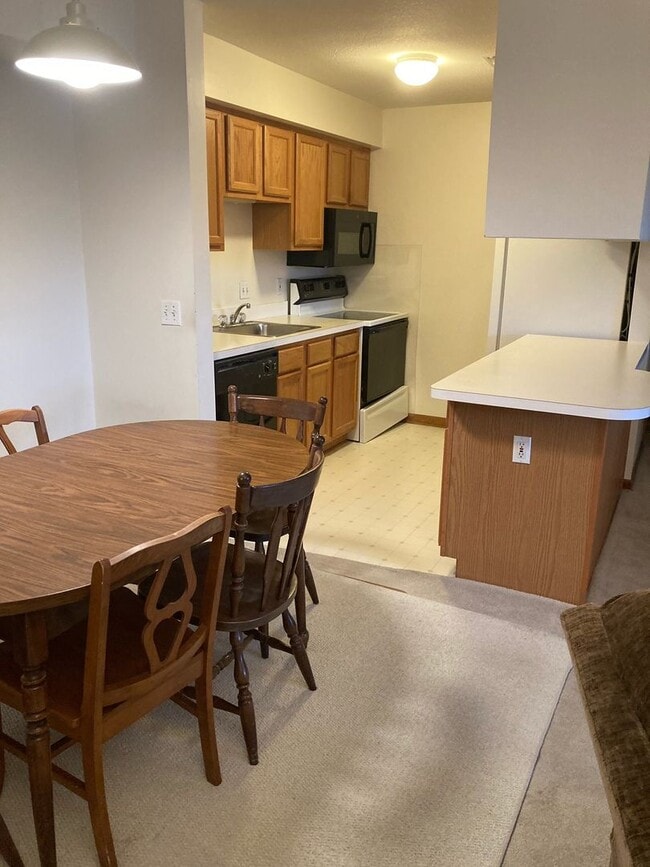 Building Photo - Two Bedroom Condo near St. Joes & EMU | Parking + Laundry