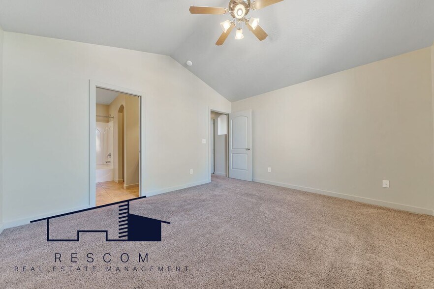 Building Photo - 2042 Evans Cove Loop