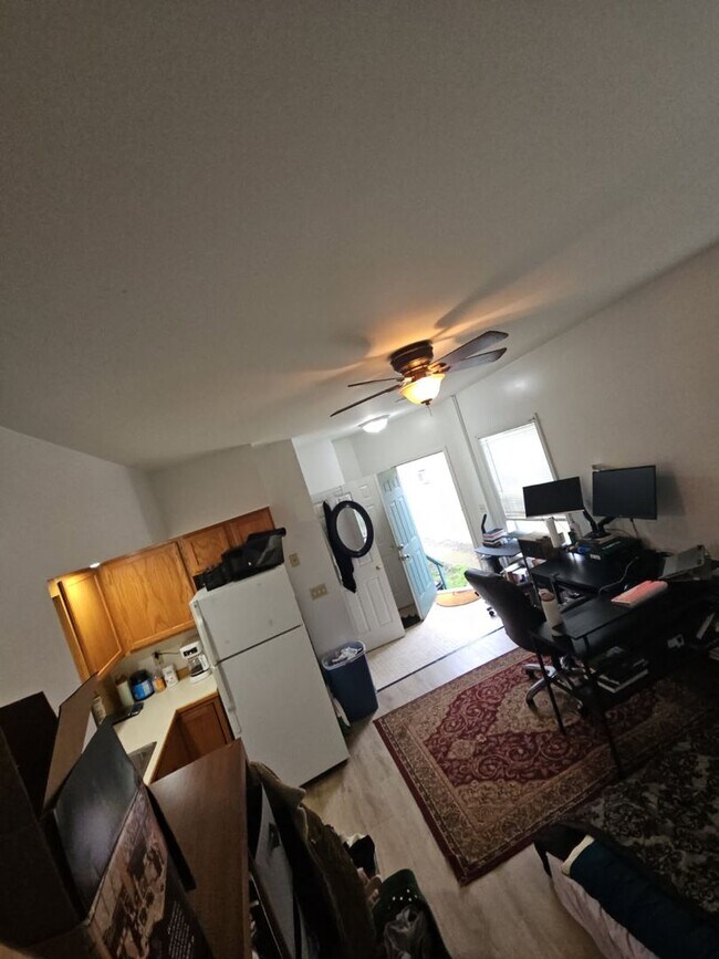 Building Photo - Modern 1 room Studio Corning**no pet dogs**