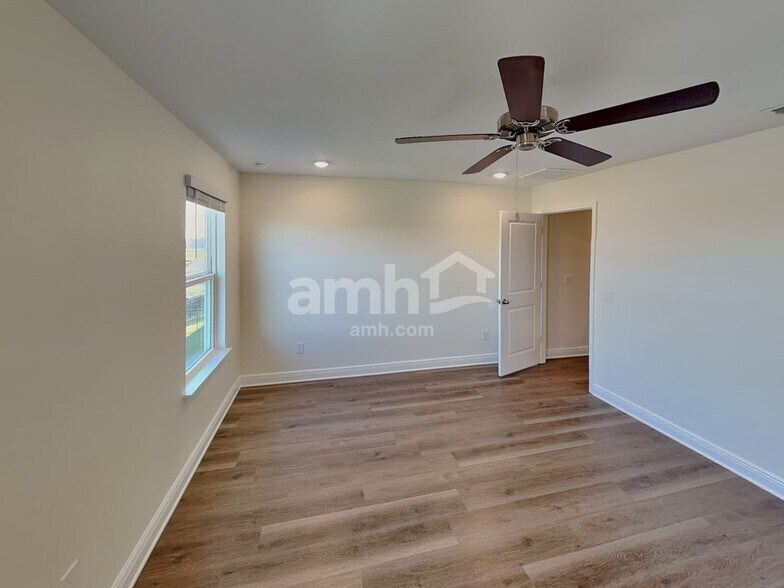 Building Photo - 5994 Sycamore Pl St