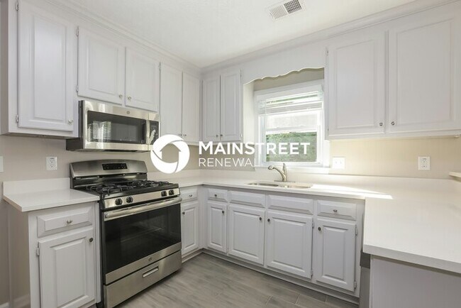 Building Photo - 3 Bedroom Pet-Friendly Home in LOGANVILLE,...