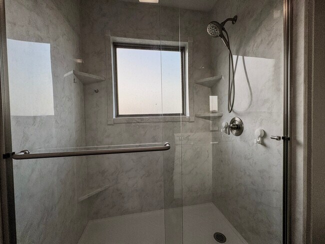 Building Photo - 36 Talladega Loop