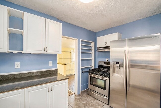 Building Photo - Charming 4Bed/2Bath Bungalow in Highlands