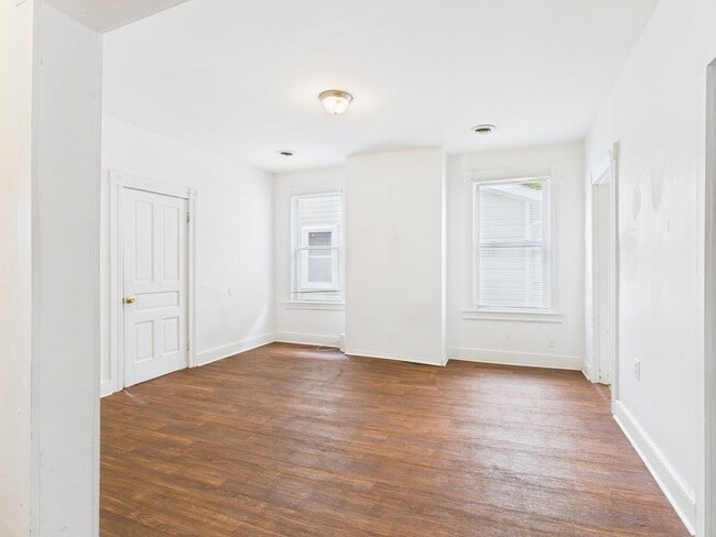 Building Photo - 3414 2nd Ave