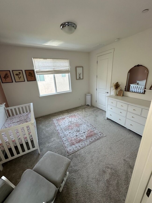 Building Photo - REDUCED! Beautiful 3 Bedroom 2.5 Bath Home...