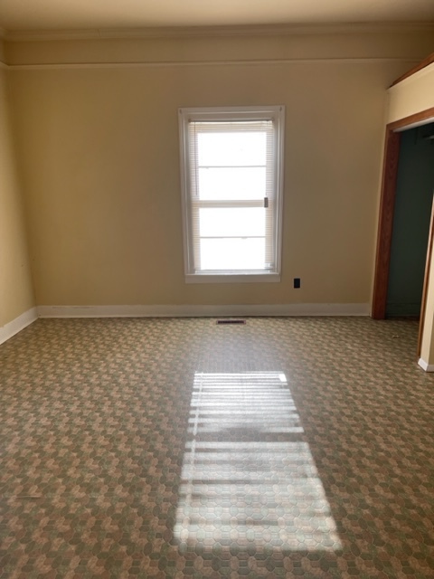 Building Photo - 309 B St