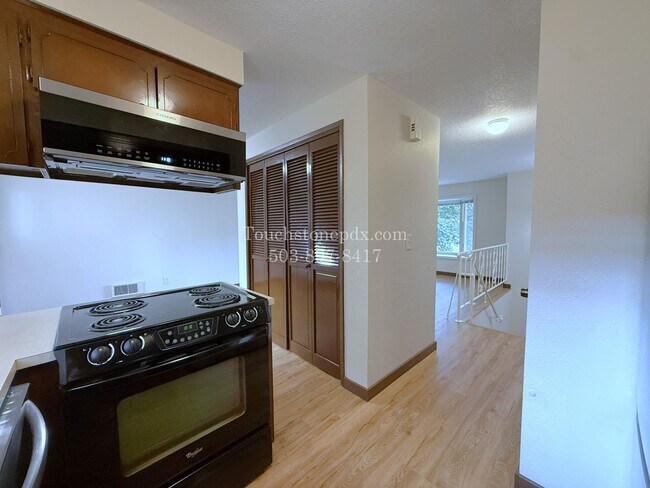 Building Photo - 120 SE 176th Pl
