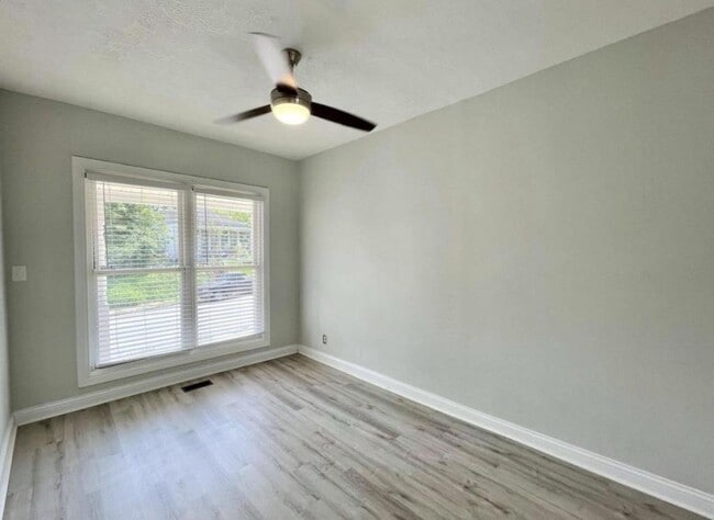 Building Photo - 549 Rawlings St