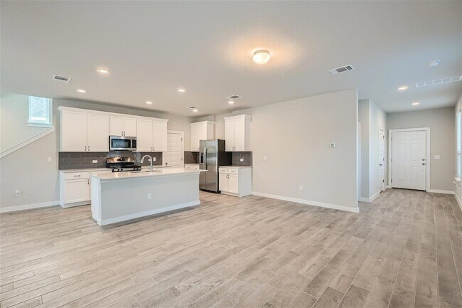 Building Photo - 105 Appleberry Ln