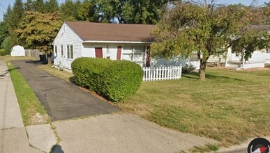 Building Photo - Coming Soon 2 Bedroom Ranch with office
