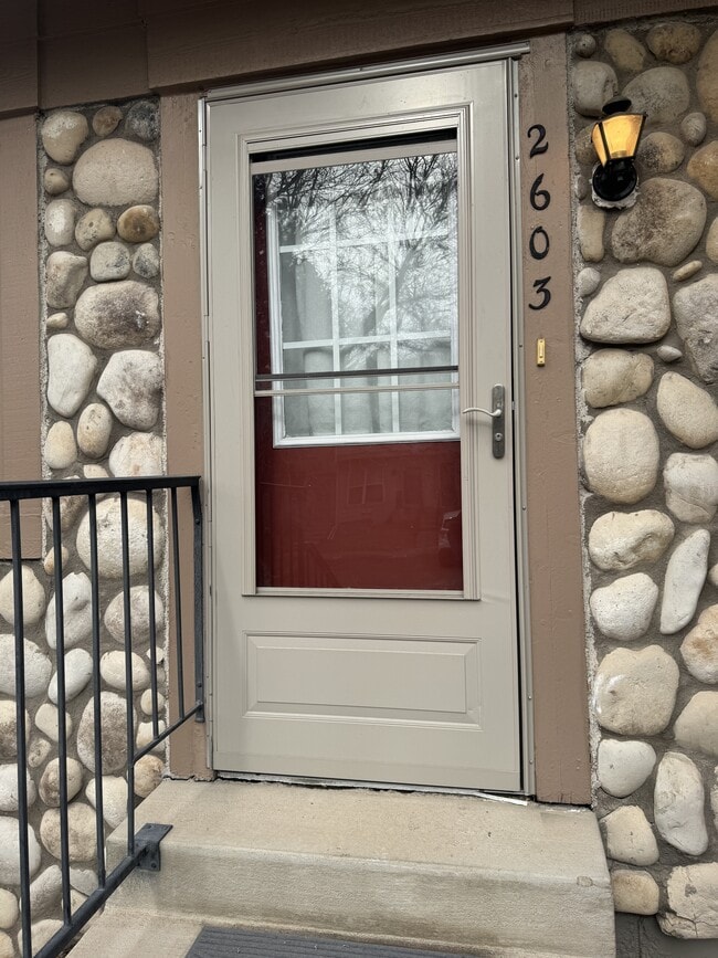 Building Photo - 2603 E Nichols Cir