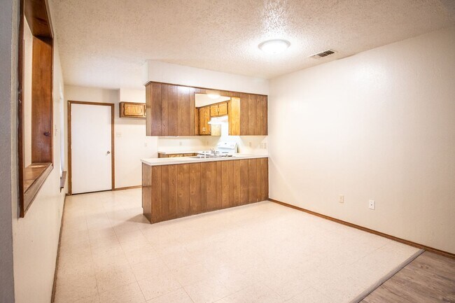 Building Photo - 15 Wagnon Dr