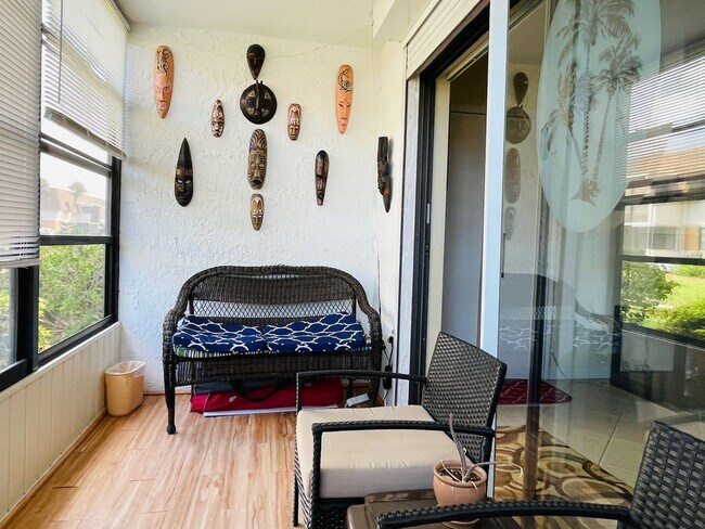 Building Photo - Palm Colony Indialantic, ground floor full furnished unit