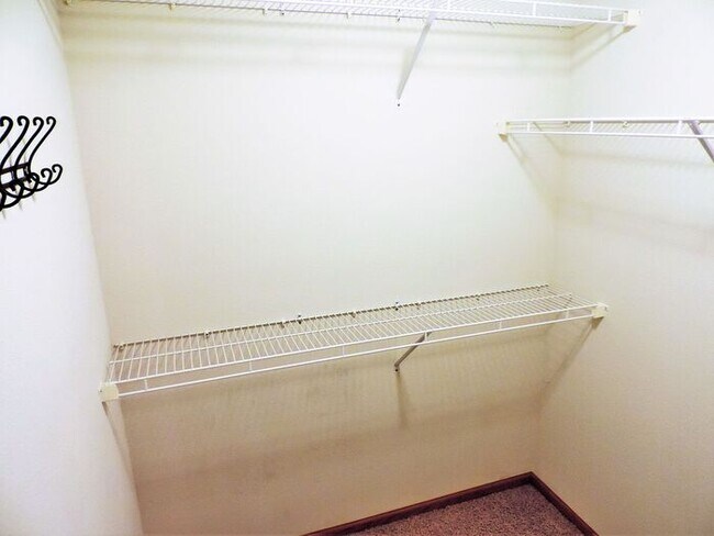 Building Photo - $1,650 | 3 Bedroom, 2.5 Bathroom TOWN HOME | NO PETS | Available for August 1st, 2026 Move In!