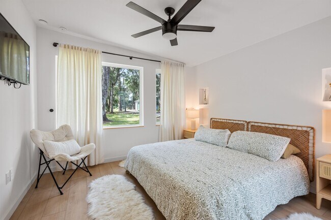 Building Photo - 793 Chapin St