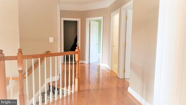 Building Photo - 43649 Riverpoint Dr
