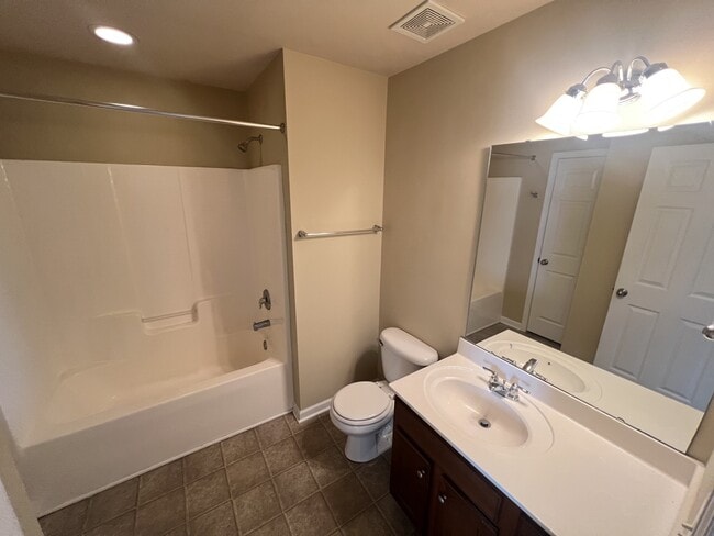 Building Photo - 1221 Briar Rose Ln