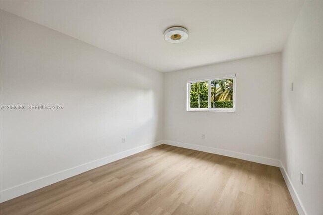 Building Photo - 13240 SW 70th Ave