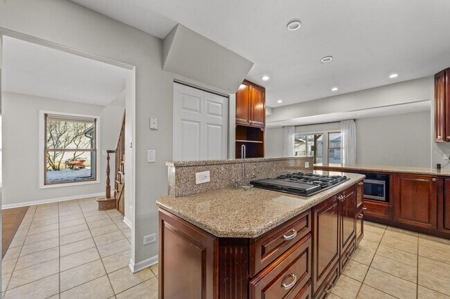 Building Photo - Updated 2-Story Home in Desirable Deerpath Subdivision - Available Immediately.