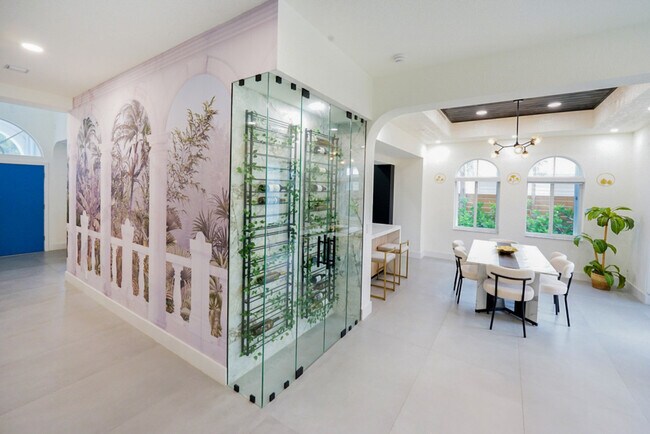 Building Photo - 2609 Center Ave