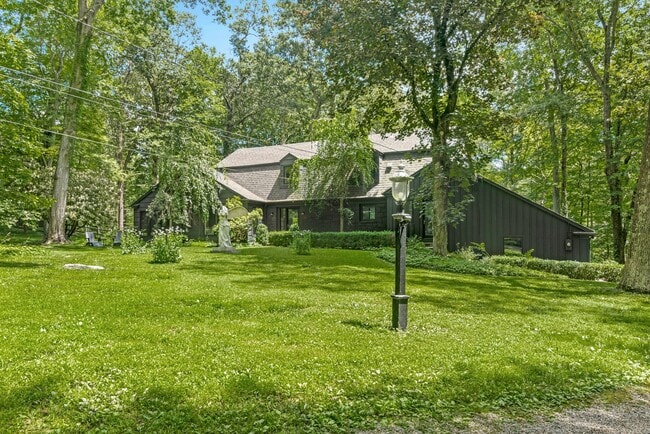 Building Photo - 95 Louises Ln